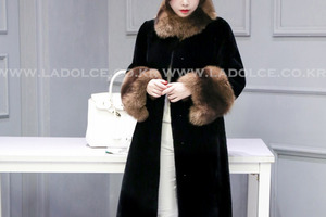기획상품)classic black coat(100%sheepskin+fox)
