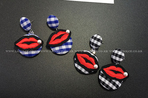 기획상품) red lips earrings